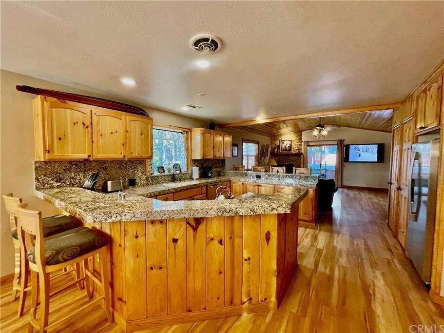Enchanting With Hot Tub & Quiet Neighborhood Holiday home Big Bear Lake